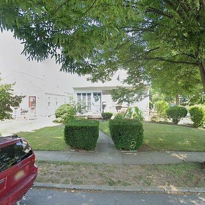 24677 87 Th Ave, Bellerose, NY 11426