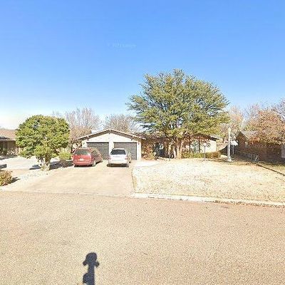 2512 Holliday St, Plainview, TX 79072