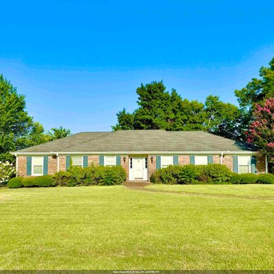 2209 Finley Dr, Florence, AL 35630