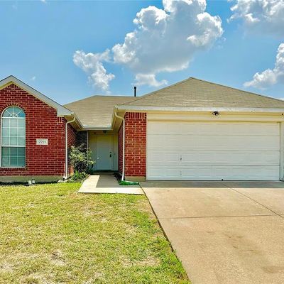 2225 Sophie Ln, Arlington, TX 76010