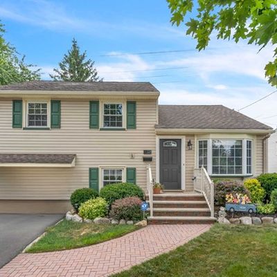 23 Donna Ct, Nutley, NJ 07110