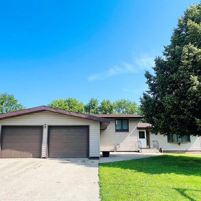 300 W Johnson Dr, Cyrus, MN 56323