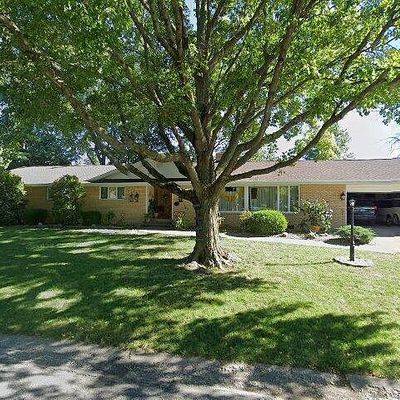 301 Eldorado Dr, Tuscola, IL 61953