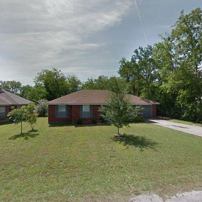 302 Wall St, Terrell, TX 75160