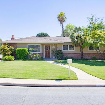 3025 Christmas Tree Ln, Bakersfield, CA 93306