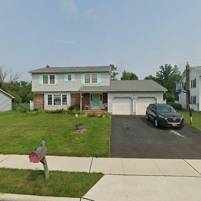 31 Junction Pond Ln, Monmouth Junction, NJ 08852