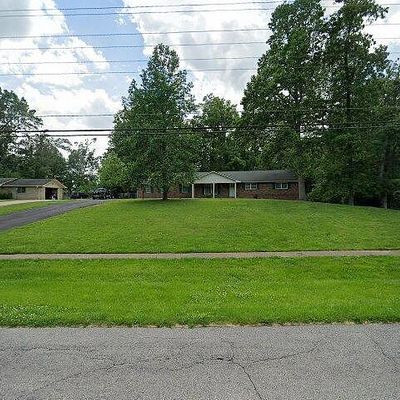 320 S Woodland Dr, Radcliff, KY 40160