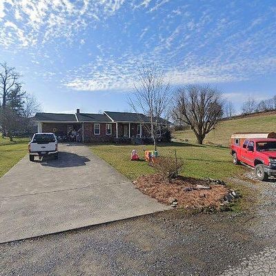 271 Hillside Farms Rd, Clintwood, VA 24228