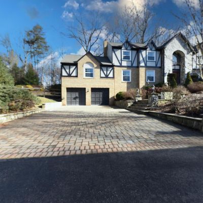 2905 Taj Dr, Oakton, VA 22124