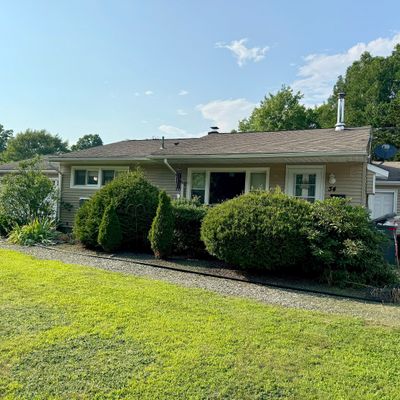 34 Beacon Manor Cir, Naugatuck, CT 06770