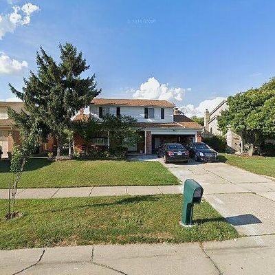 4637 Boulder Dr, Sterling Heights, MI 48310