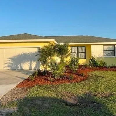 47 Annapolis Ln, Rotonda West, FL 33947