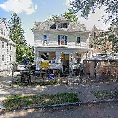 47 Dresden St, Springfield, MA 01109