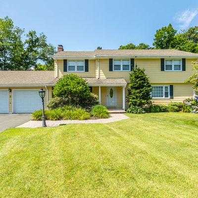 5 Garwood Ln, West Hartford, CT 06117