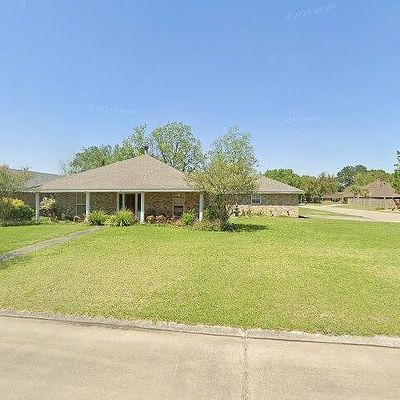 505 Oak Manor Dr, New Iberia, LA 70563