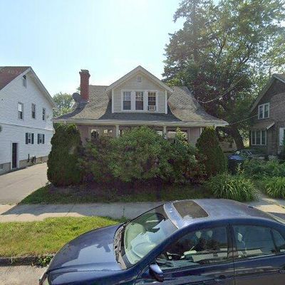 52 Sunapee St, Springfield, MA 01108