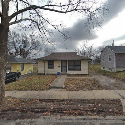 4523 Chelsea Ave, Kansas City, MO 64130