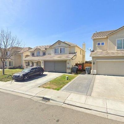 5901 Engstrom Dr, Riverbank, CA 95367