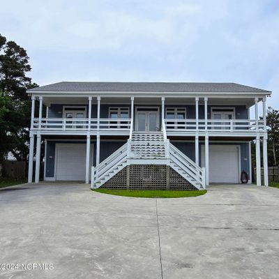 610 Bayview Dr, Harkers Island, NC 28531