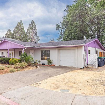 628 Shadow Way, Central Point, OR 97502