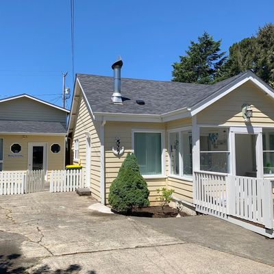 527 Maple St, Florence, OR 97439