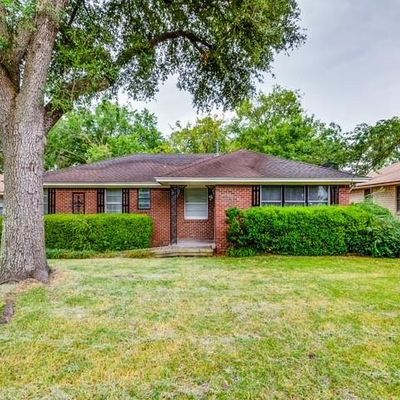 7218 Ravehill Ln, Dallas, TX 75227