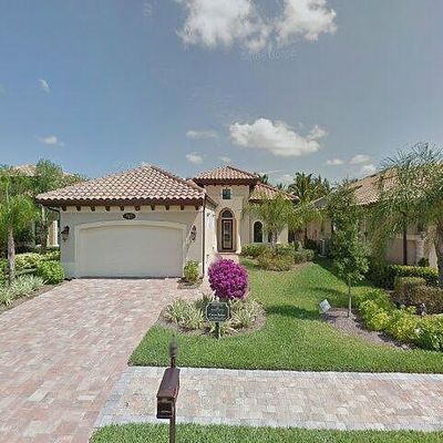 7327 Lantana Cir, Naples, FL 34119