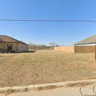 740 Crestview, Floresville, TX 78114