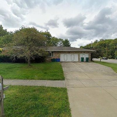 80 Panorama Dr, Seven Hills, OH 44131