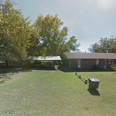 807 E Tahlequah Ave, Sulphur, OK 73086