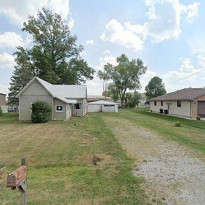 709 E Pleasant St, Greenup, IL 62428