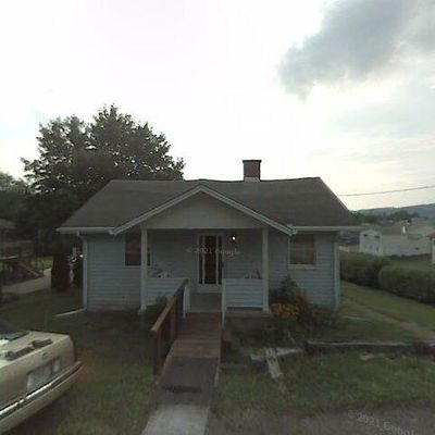 906 Allegheny Ave, New Kensington, PA 15068