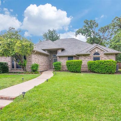 912 Red Oak Dr, Mansfield, TX 76063