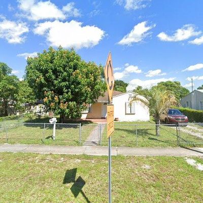 925 Nw 121 St St, North Miami, FL 33168