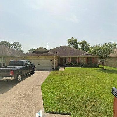 937 Meadowridge Dr, Beaumont, TX 77706