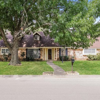 1004 Berkley Dr, Cleburne, TX 76033