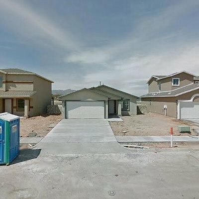 10653 Silvercloud Dr, El Paso, TX 79924