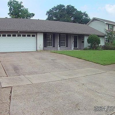 10002 Village Green Dr, Shreveport, LA 71115