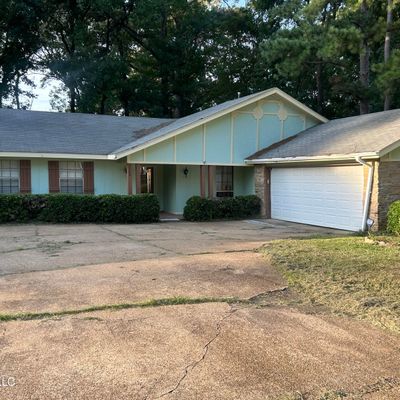 1264 Woodfield Dr, Jackson, MS 39211