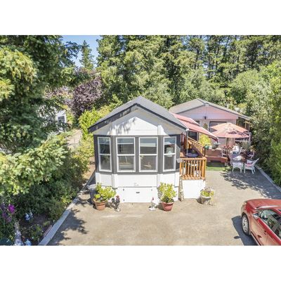 13 Village St, Florence, OR 97439