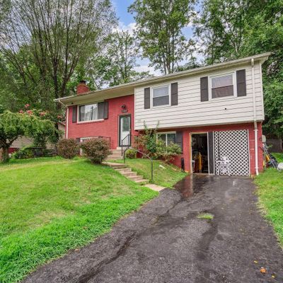 13808 Gilbert Rd, Woodbridge, VA 22193