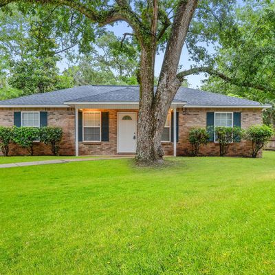 1604 Doe St, Ocean Springs, MS 39564