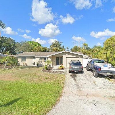 1631 N Hermitage Rd, Fort Myers, FL 33919