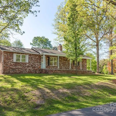 17 Oakbrook Rd, Fletcher, NC 28732