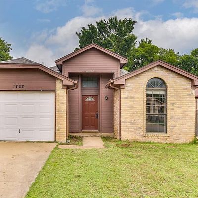 1720 Woodhall Way, Fort Worth, TX 76134