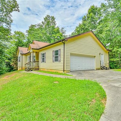 1440 Deer Trail Lakes Dr, Clarkesville, GA 30523