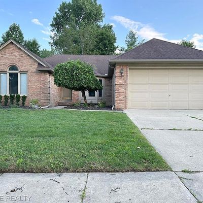 14916 Hillcrest Ln, Shelby Township, MI 48315