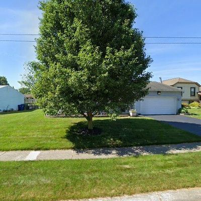 1969 Forest Lake Ct, Grove City, OH 43123