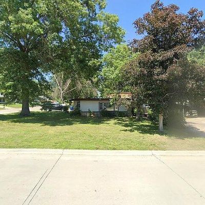 203 E College St, West Branch, IA 52358