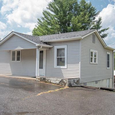 203 Howard St Se, Floyd, VA 24091